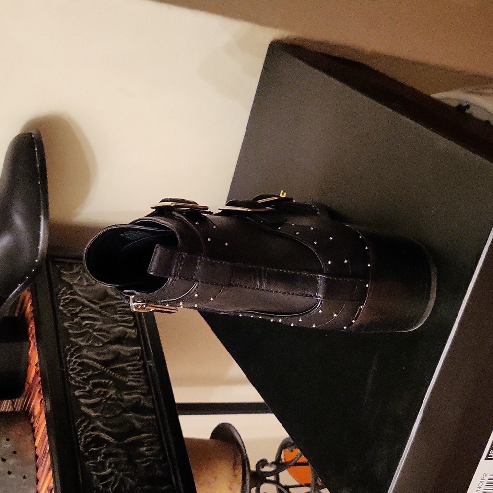 Boots - Picture 2 of 4